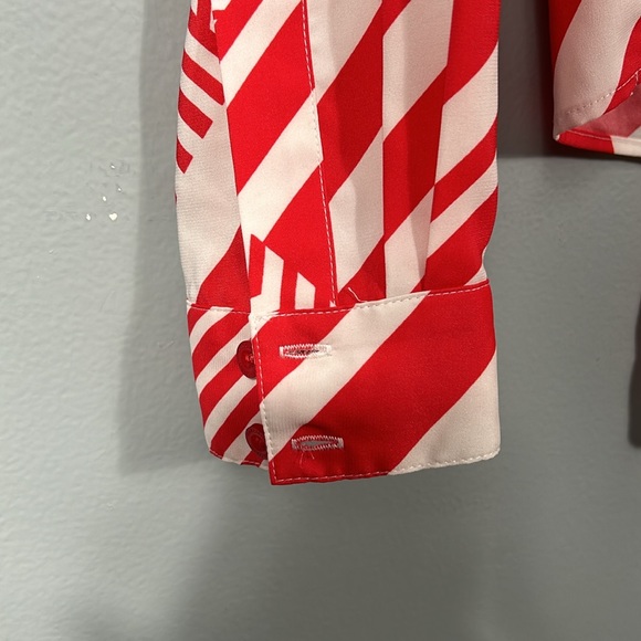 Marciano White Red Geometric Print Front Tie Shirt size small - Picture 3 of 9